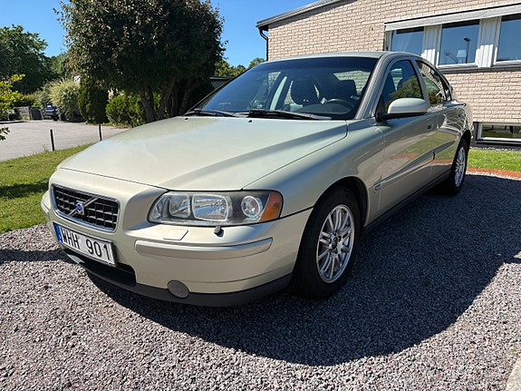Volvo S60 2 of 2