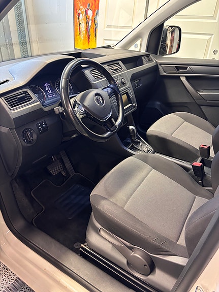 Volkswagen Caddy 10 of 16