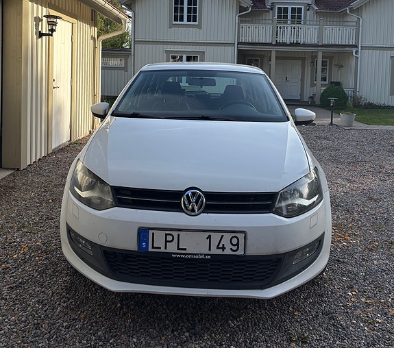 Volkswagen Polo 2 of 5