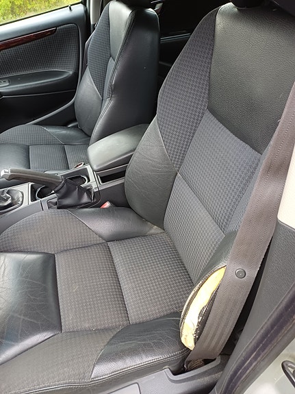 Volvo V70 6 of 7