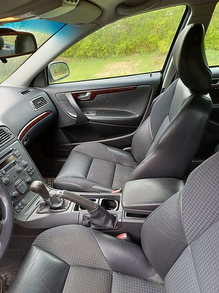 Volvo V70 5 of 7