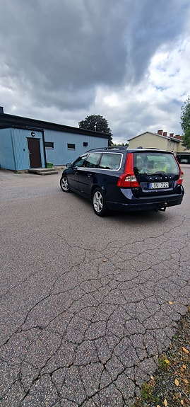 Volvo V70 4 of 8