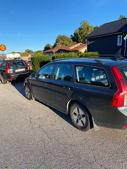 Volvo V50 3 of 8
