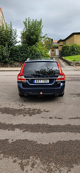 Volvo V70 4 of 7
