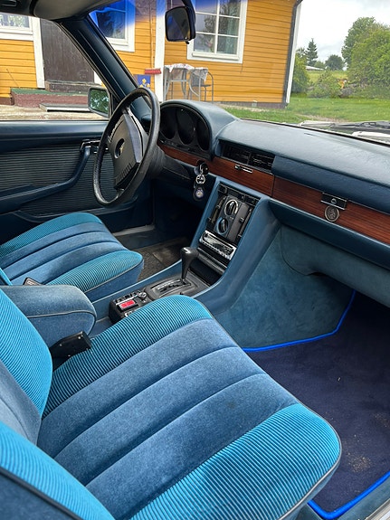 Mercedes-Benz 450 SEL 4 of 5