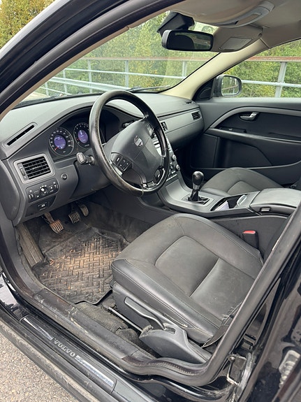 Volvo V70 5 of 5