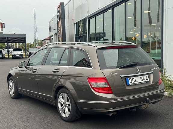 Mercedes-Benz C180 2 of 9