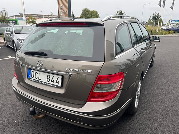Mercedes-Benz C180 3 of 9