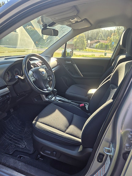Subaru Forester 2 of 4