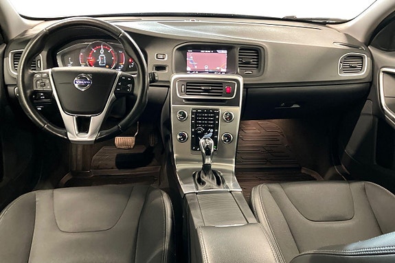 Volvo V60 13 of 30