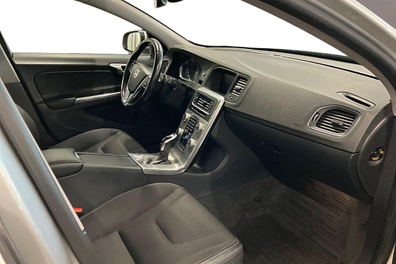Volvo V60 9 of 30