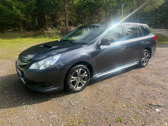 Subaru Legacy 5 of 9