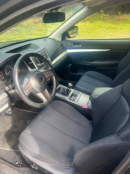Subaru Legacy 8 of 9