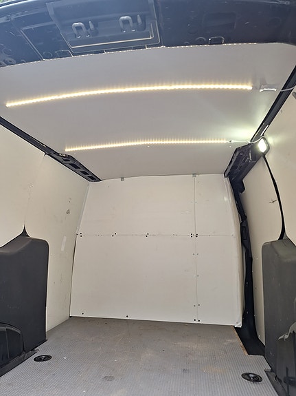 Ford Transit Connect 6 of 9