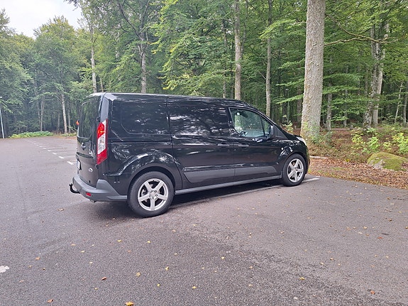 Ford Transit Connect 2 of 9