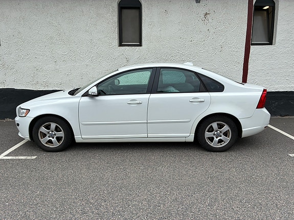 Volvo S40 3 of 9