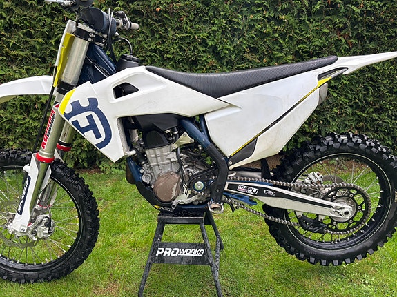 Husqvarna FC450F 2 of 6