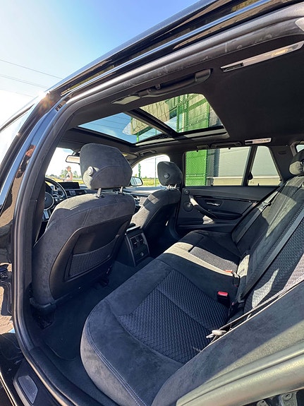 BMW 330i 5 of 6