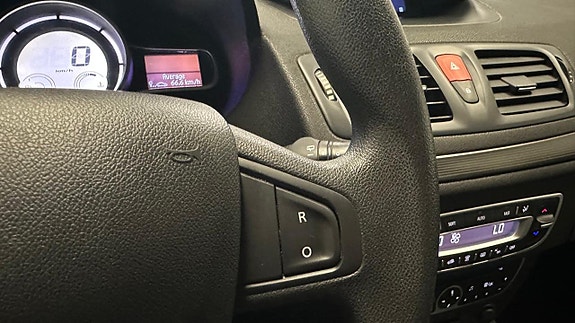 Renault Megane 19 of 22