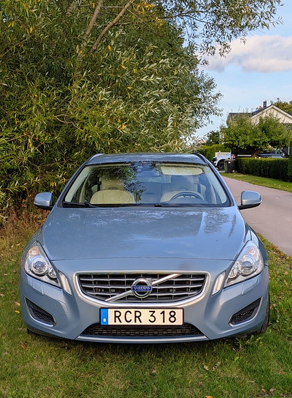 Volvo V60 4 of 11