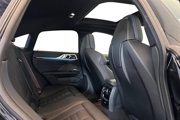BMW i4 23 of 27