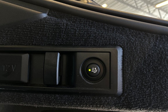 BMW i4 26 of 27
