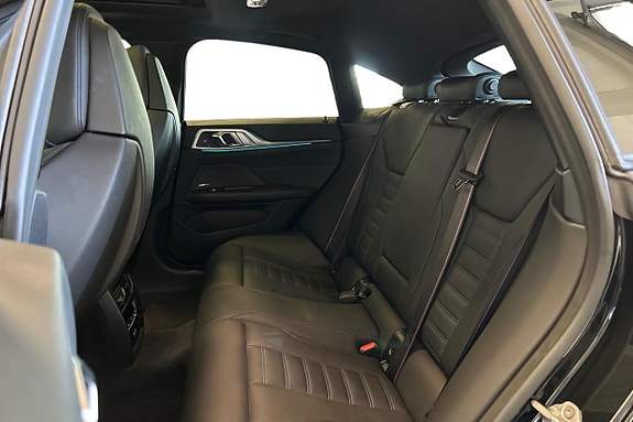BMW i4 24 of 27