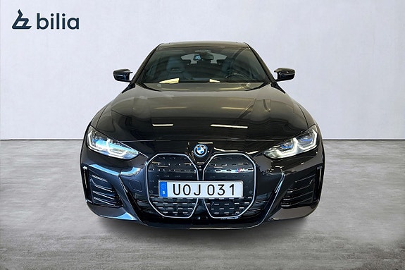BMW i4 2 of 27