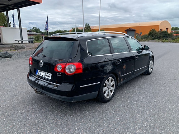 Volkswagen Passat 2 of 6