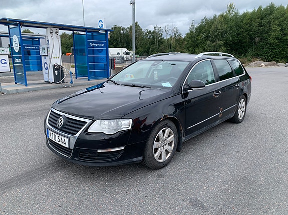 Volkswagen Passat 4 of 6