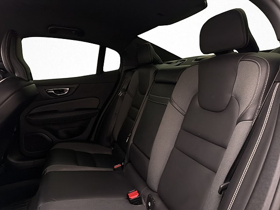 Volvo S60 28 of 30