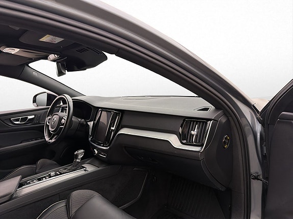 Volvo S60 27 of 30