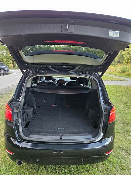 BMW 218i 7 of 8