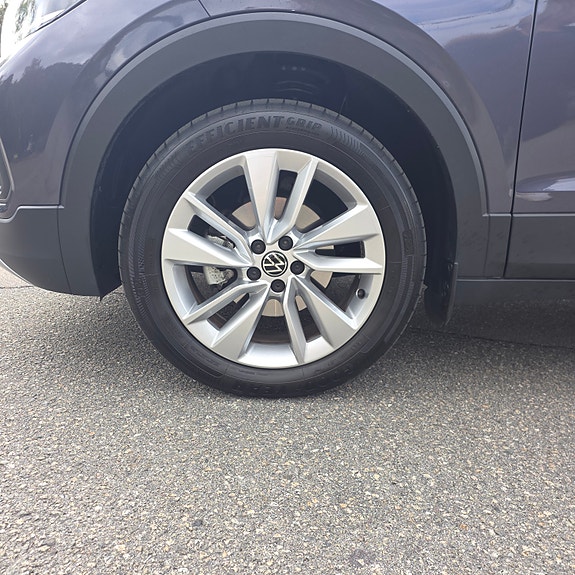 Volkswagen T-Cross 3 of 6