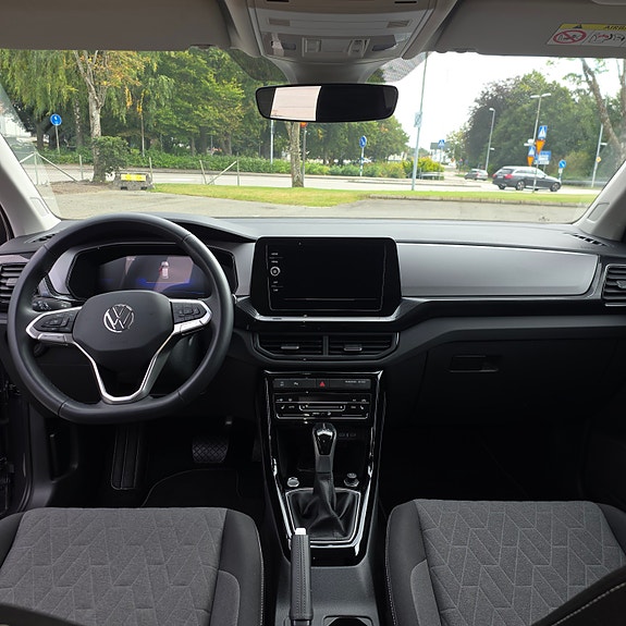 Volkswagen T-Cross 4 of 6