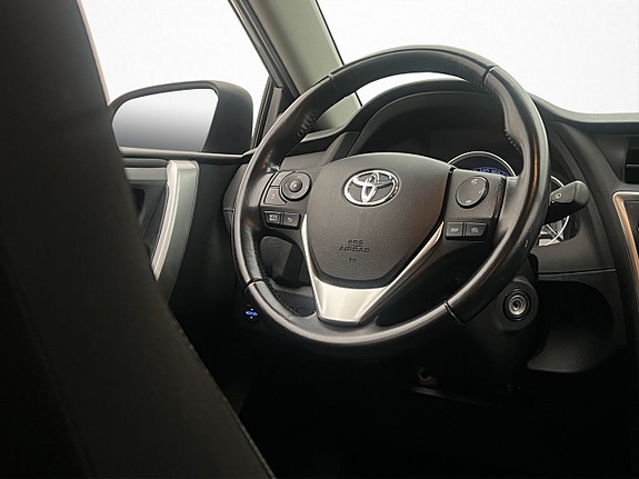 Toyota Auris 11 of 29