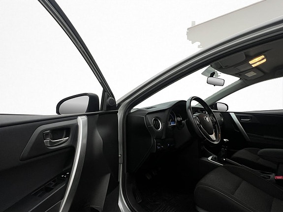 Toyota Auris 17 of 29