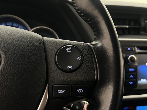 Toyota Auris 14 of 29