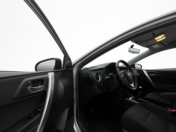 Toyota Auris 16 of 29