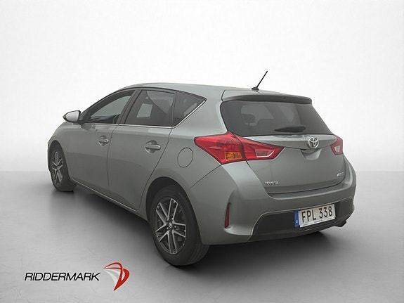 Toyota Auris 8 of 29