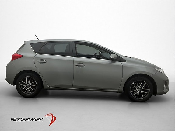 Toyota Auris 4 of 29