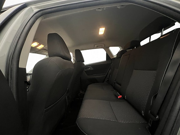 Toyota Auris 23 of 29