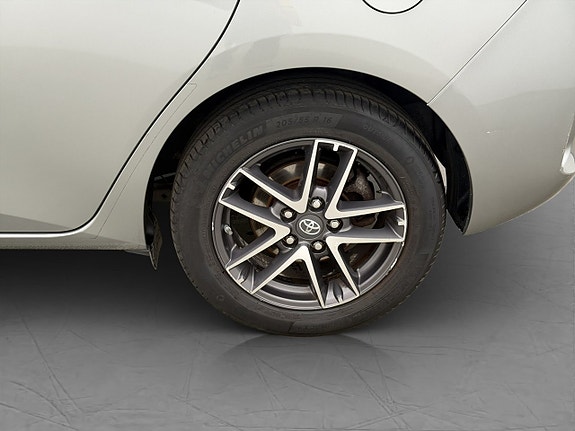 Toyota Auris 26 of 29