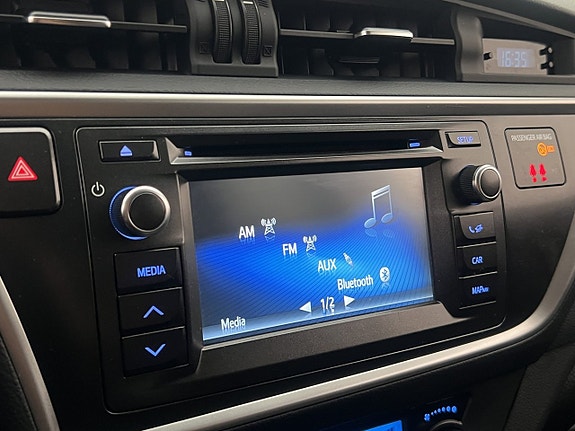 Toyota Auris 19 of 29