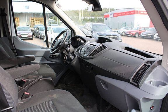 Ford Transit 10 of 16