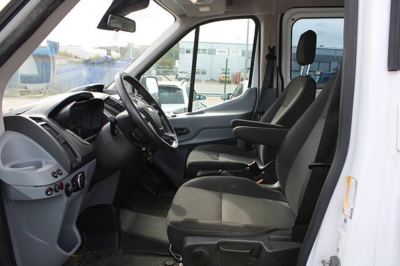 Ford Transit 12 of 16