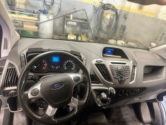 Ford Transit Custom 2 of 9