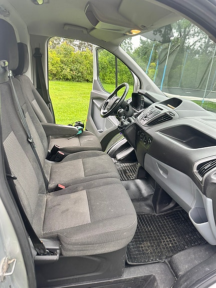 Ford Transit Custom 3 of 9