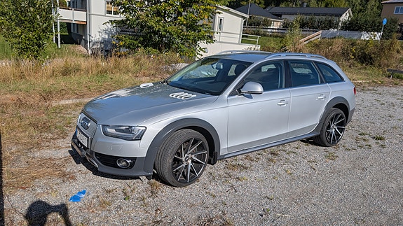 Audi A4 allroad 2 of 9