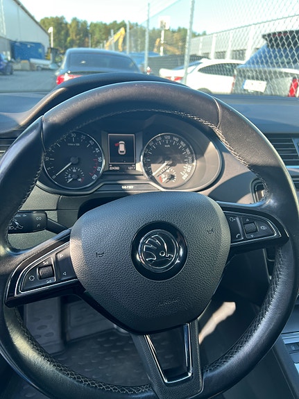 Skoda Octavia 14 of 25